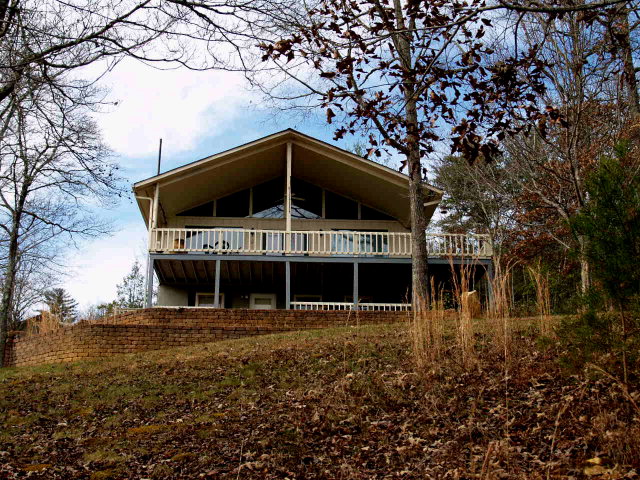 http://www.catcreek.com/mounthomes.html   beautiful home with views! 